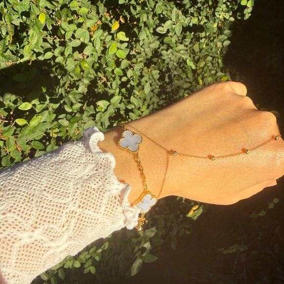 White Gold and White Clover Bracelet